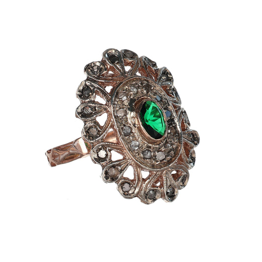 Anello Riproduzione antico con smeraldi e diamanti