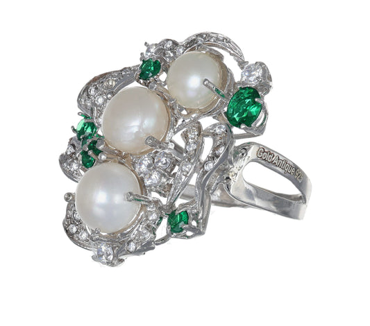 Anello con perle.