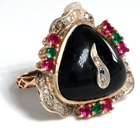 Anello Riproduzione antico con onice e pietre preziose.