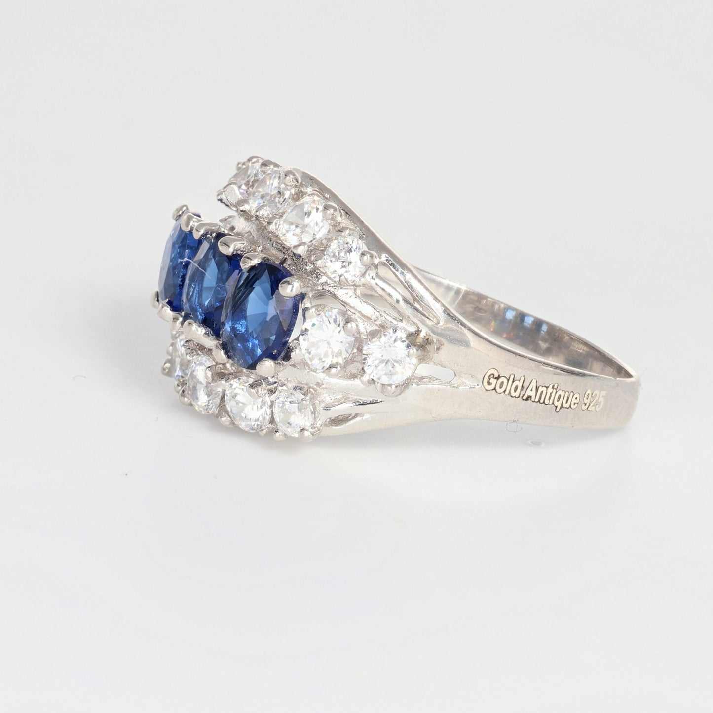 Anello argento 925 con zirconi e zaffiri.
