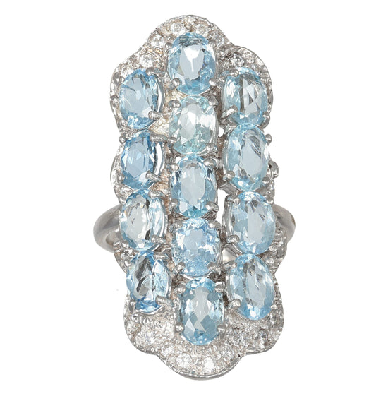 Anello con acquamarina.