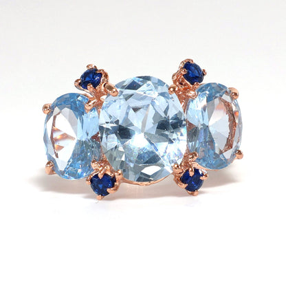 Anello Riproduzione antico con zaffiri be topazio azzurro.