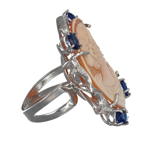 Anello con cameo.