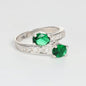 Anello argento 925 con zirconi e smeraldo.