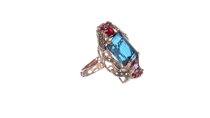 Anello Riproduzione antico con topazio azzurro